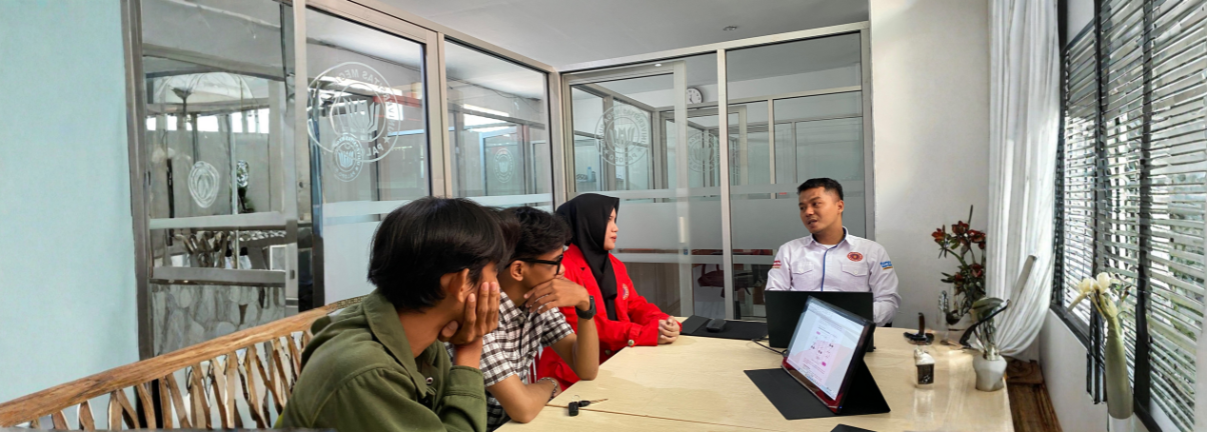 Tim Dosen dan Mahasiswa Gelar FGD Terkait Uji Coba dan Peluncuran Website Desa Lengkong